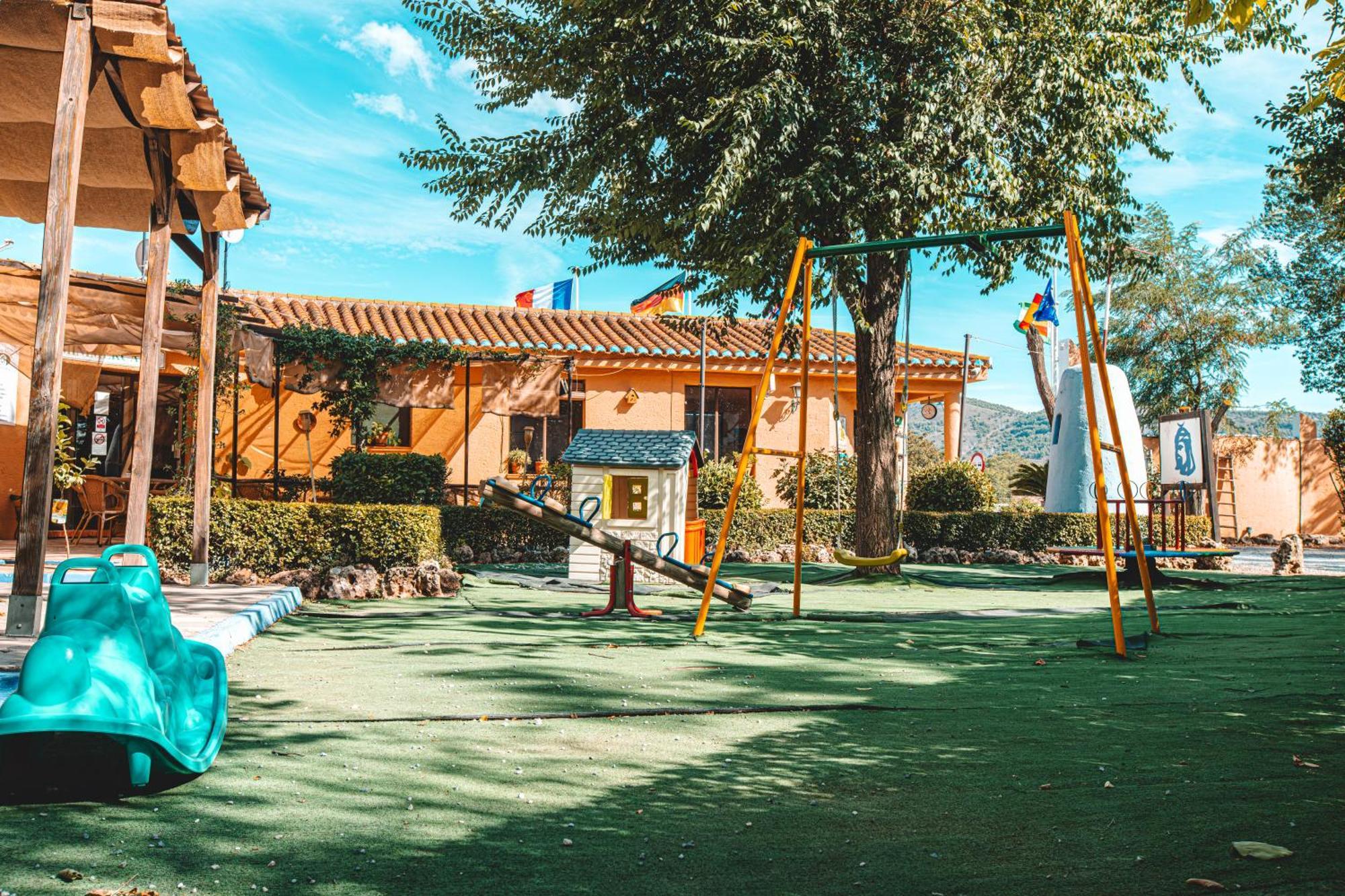 Camping & Bungalows Suspiro Del Moro Otura Exterior foto